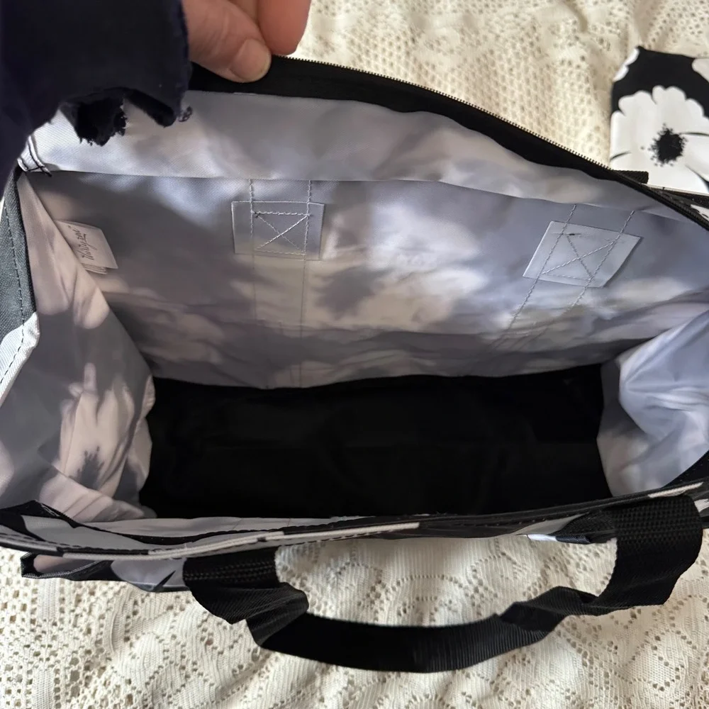 Thirty One Utility Tote and Zipper Pouch Set Black White Floral‎ Organizer love